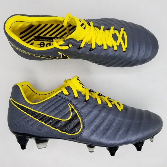 poshmark soccer cleats